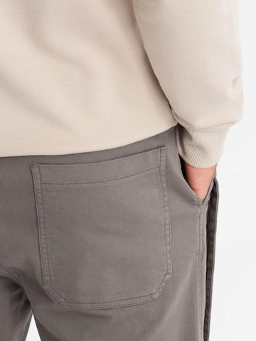 Ombre Tapered Trousers 'OM-PAJO-0202' in Grey