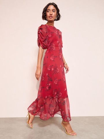 Friends Like These Платье в Красный