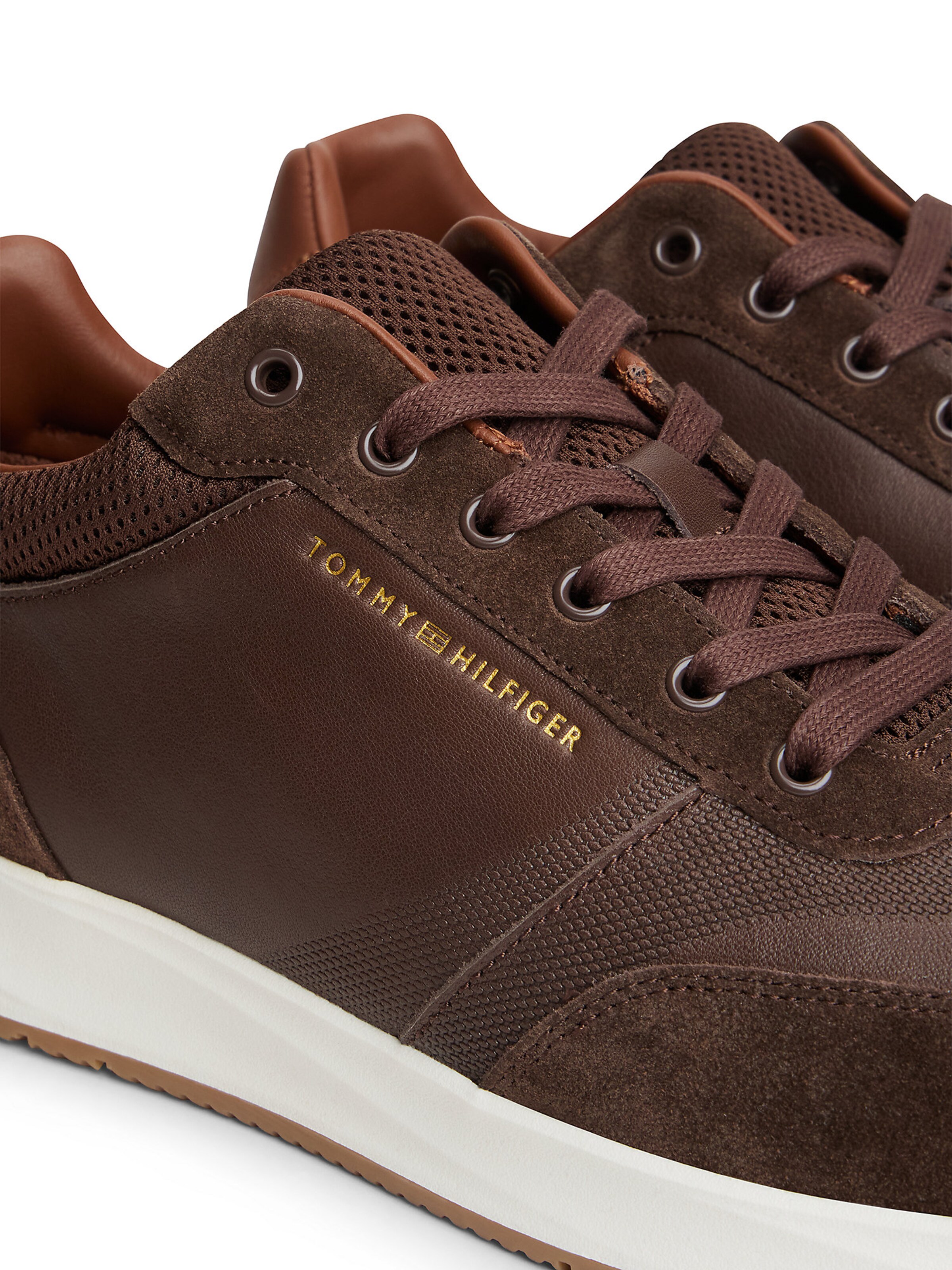 TOMMY HILFIGER Sneaker in Braun
