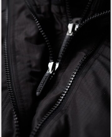 Superdry Winterjacke in Schwarz