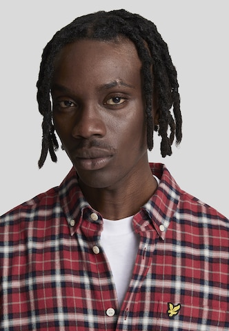 Coupe regular Chemise Lyle & Scott en rouge