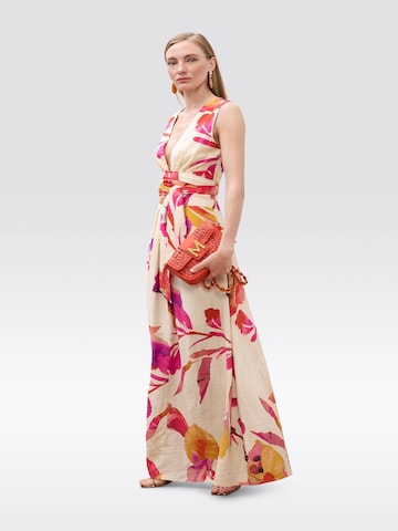 Lola Casademunt Kleid in Beige