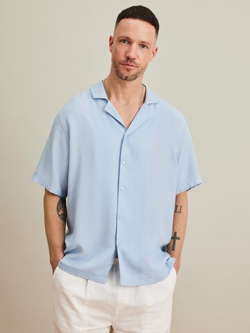 DAN FOX APPAREL Regular Fit Hemd in Blau: Vorderseite