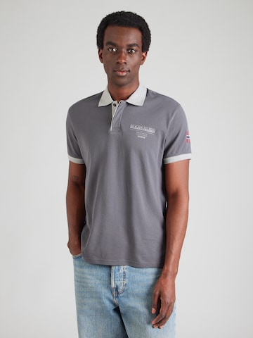 NAPAPIJRI Majica 'EMBERS' | siva barva: sprednja stran