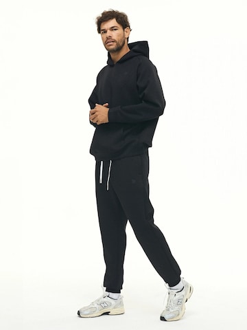 Tapered Pantaloni 'RECREATION Scuba Jogger' di DRILLS Apparel in nero
