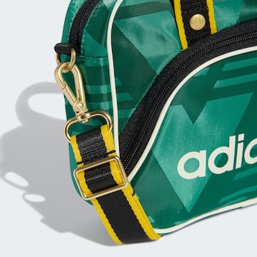 ADIDAS ORIGINALS Handtasche 'Airliner' in Grün