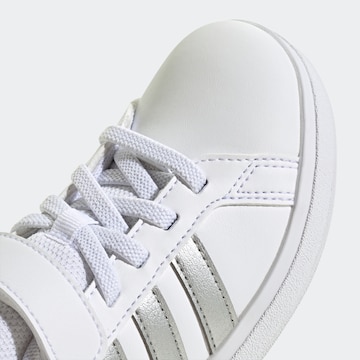 Chaussure de sport 'Grand Court 2.0' ADIDAS SPORTSWEAR en blanc