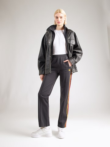 regular Pantaloni 'FB CLASSIC' di ADIDAS ORIGINALS in nero