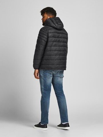 juoda Jack & Jones Plus Demisezoninė striukė 'Ace'