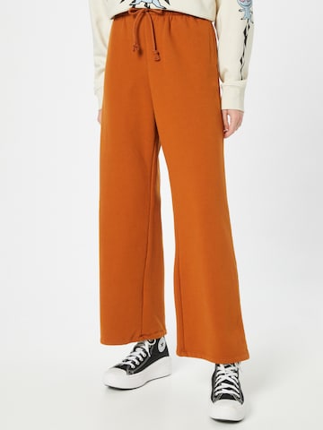 LEVI'S ® Loose fit Pants 'Apartment Sweatpant' in Orange: front