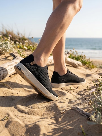 SAOLA Platform trainers 'Ezo M Black' in Black