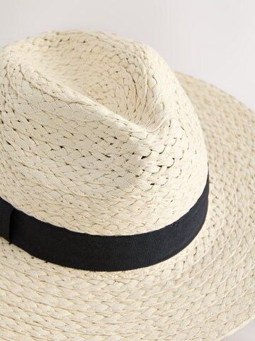 Next Hat i hvid