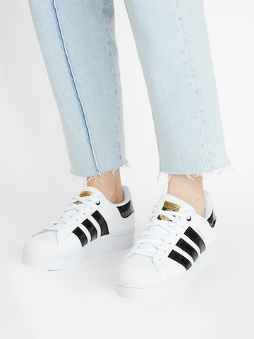 Baskets basses 'Superstar Bold' ADIDAS ORIGINALS en blanc : devant