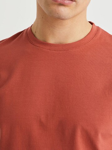 T-Shirt WE Fashion en rouge