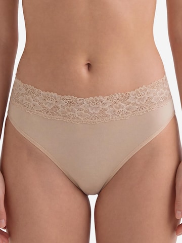 Nina von C. Slip 'Slipboutique' in Beige