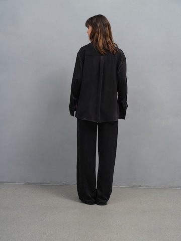 A LOT LESS Wide leg Pleat-Front Pants 'Florentina' in Black