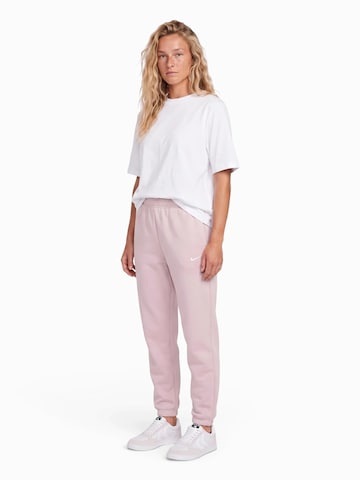 Effilé Pantalon 'Studio' Nike Sportswear en beige