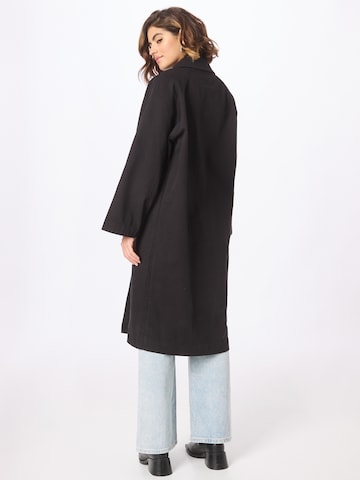 Manteau mi-saison Monki en noir