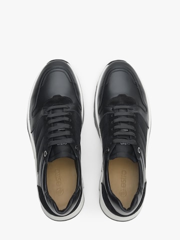 Sneaker bassa '09-4604' di Estro in nero