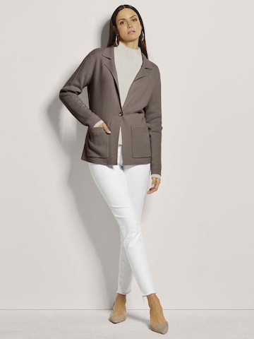 MADELEINE Gebreid vest in Bruin