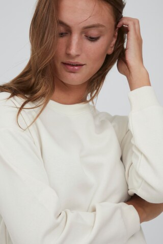 Felpa di b.young in bianco