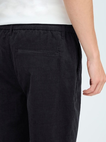 Loosefit Pantalon chino 'Marc' Casual Friday en noir
