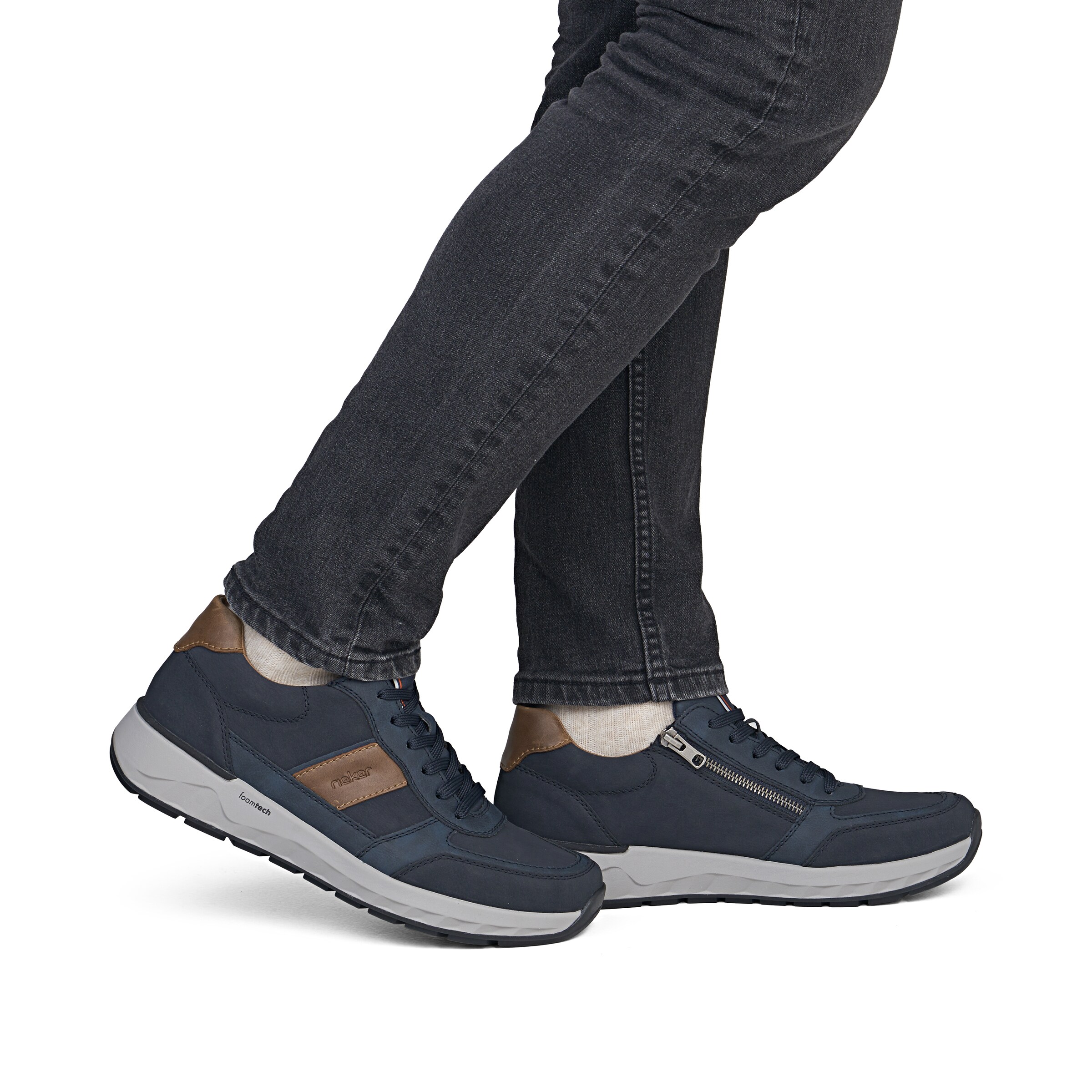 Chaussure à lacets Rieker en bleu : devant