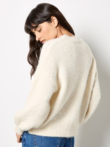 Apricot Pullover in Grau