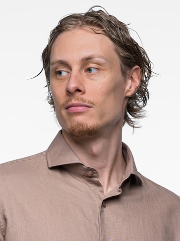 Vercate Slim Fit Businesshemd 'No. 35'‌‌‌‌‌‌‌ in Braun