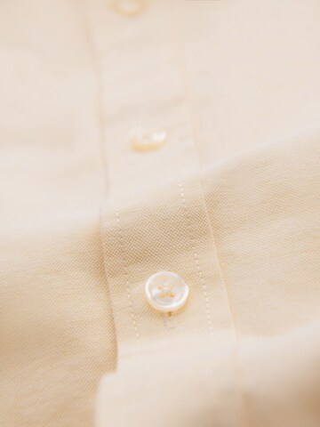 Coupe regular Chemise 'OM-SHOS-0183' Ombre en jaune