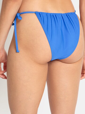 LSCN by LASCANA - Braga de bikini 'cheeky Gina' en azul: atrás