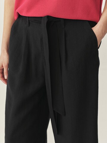 regular Pantaloni 'Tenko' di TATUUM in nero