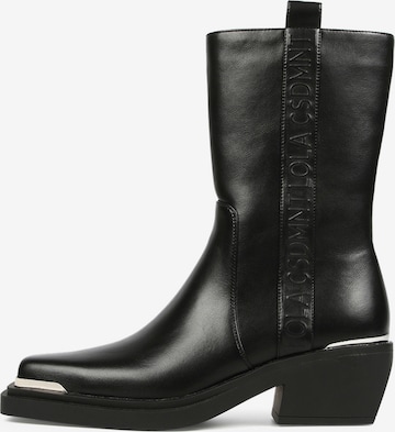 Lola CasademuntGležnjače - crna boja: prednji dio