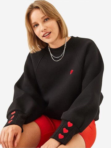 Bianco Lucci Sweatshirt in Schwarz