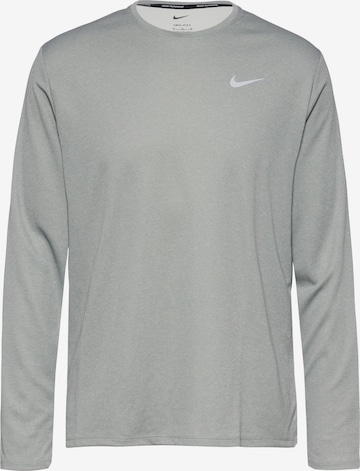 NIKE Functioneel shirt 'Miler' in Grijs: voorkant