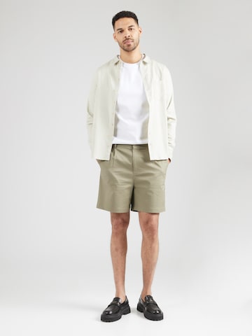 TRAPP Regular Pleat-Front Pants in Beige