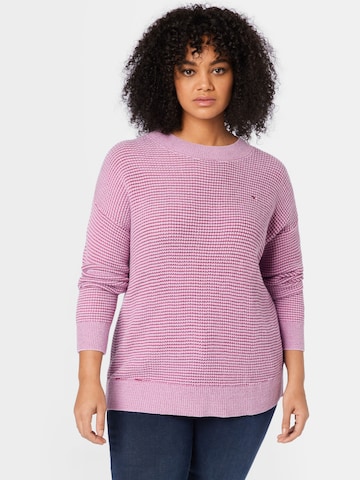 Tommy Hilfiger Curve Sweater in Pink: front
