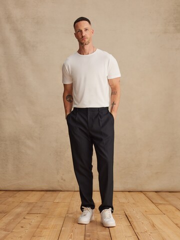 DAN FOX APPAREL Regular Pleat-front trousers 'Mert' in Blue