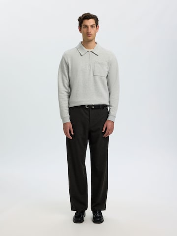 SELECTED Loosefit Chino in Bruin