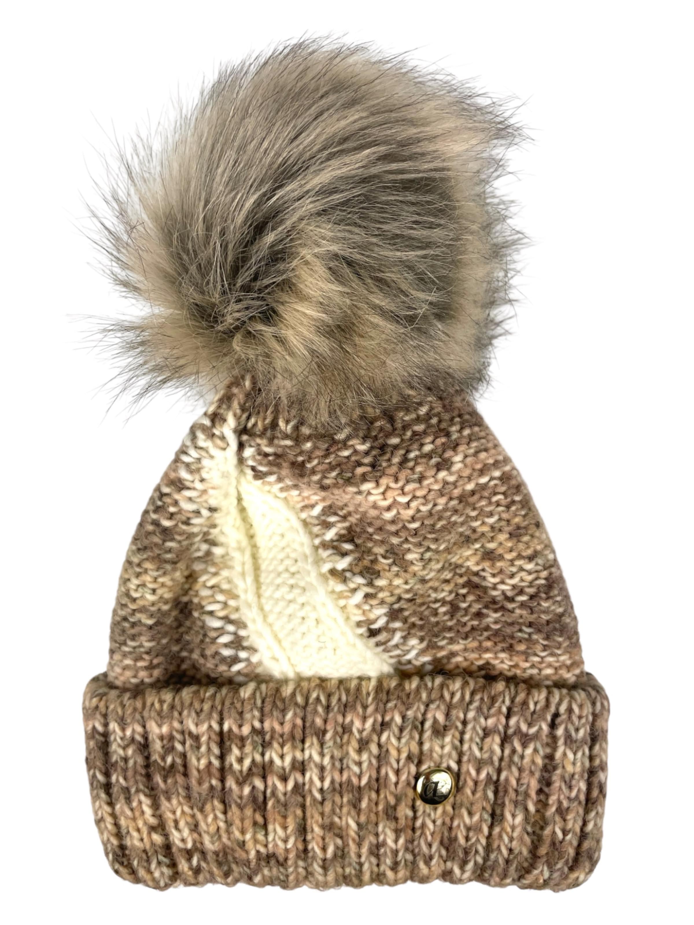 Kumixi Mütze 'Bommelmütze' in Braun: Vorderseite