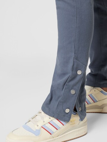 MOUTY Regular Cargo trousers in Blue