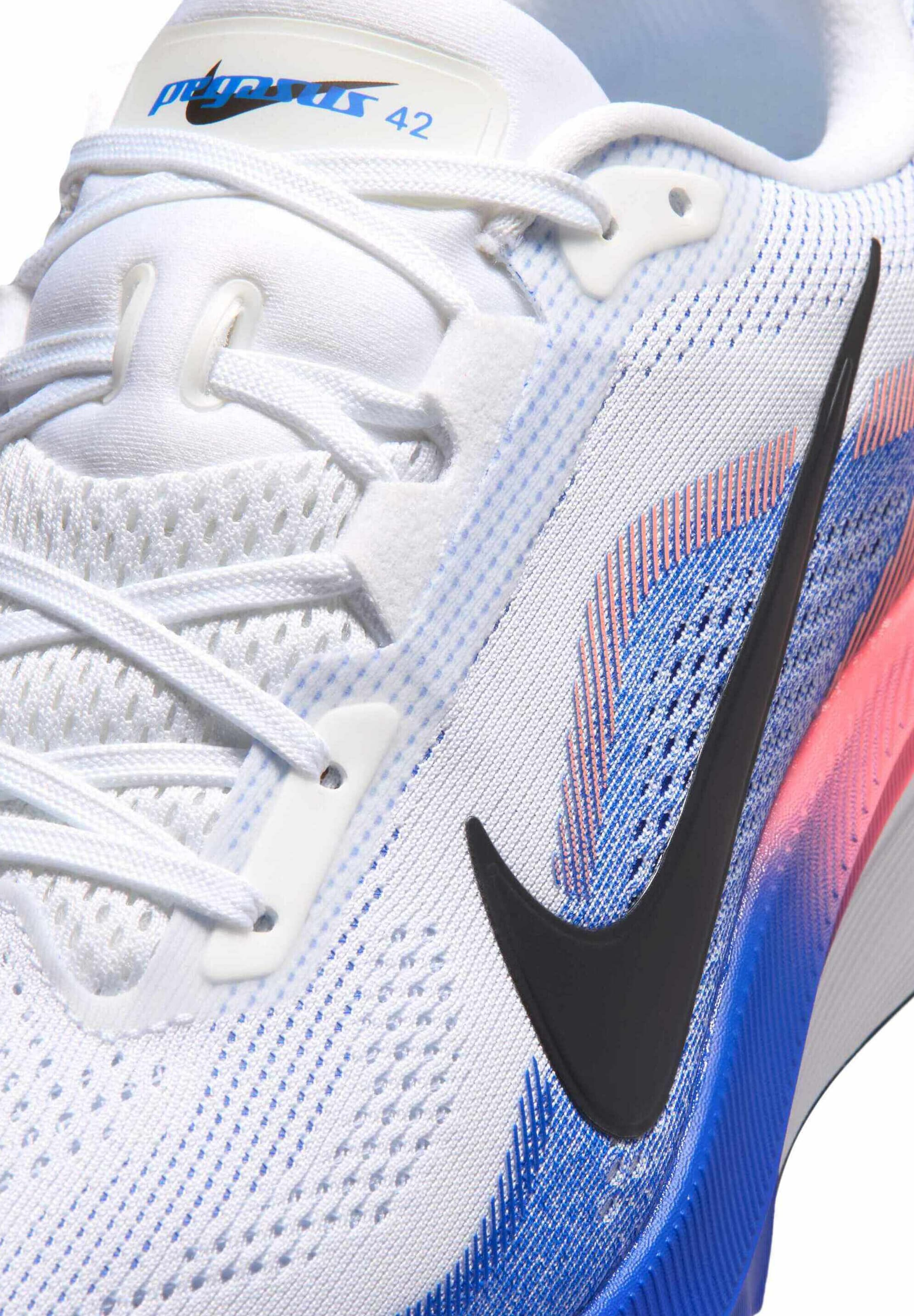 Scarpa da corsa 'Pegasus 42' di NIKE in bianco