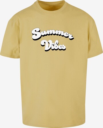 Merchcode Shirt 'Summer Vibes' in Geel: voorkant