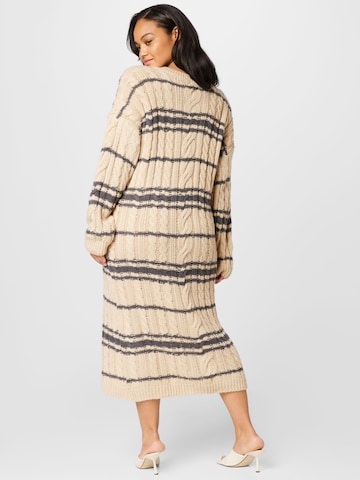 In The Style Curve Knitted dress 'LORNA' in Beige