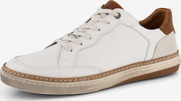 Travelin Sneakers 'Northampton' in White: front