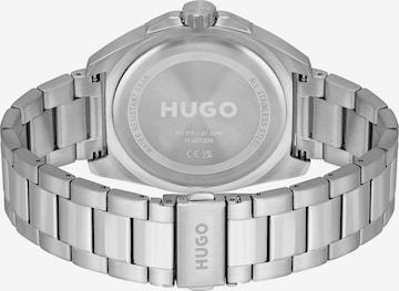 Ceas analogic de la HUGO Red pe argintiu