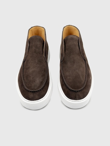 Slipper 'Atmos High' di Dutch'D in marrone