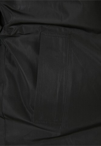 Urban Classics Mantel in Schwarz