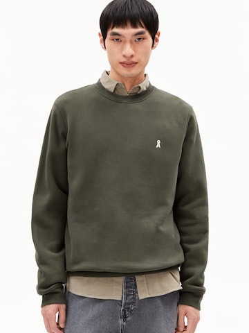 ARMEDANGELS Sweatshirt 'Baaro' in Groen: voorkant