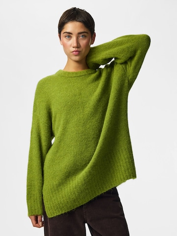 PIECES Sweater 'PCTina' in Green: front